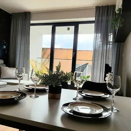 Kmeťova So Súkromným Parkovaním Zdarma, 5 Min Pešo Do Centra *