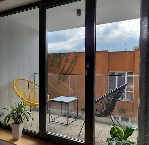 Kmetova So Sukromnym Parkovanim Zdarma, 5 Min Peso Do Centra Daire